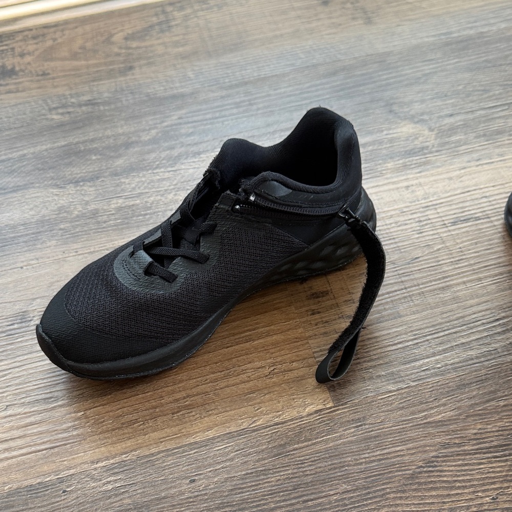 Nike Flyease Kids Black Sneakers Youth size 3 - Picture 6 of 13